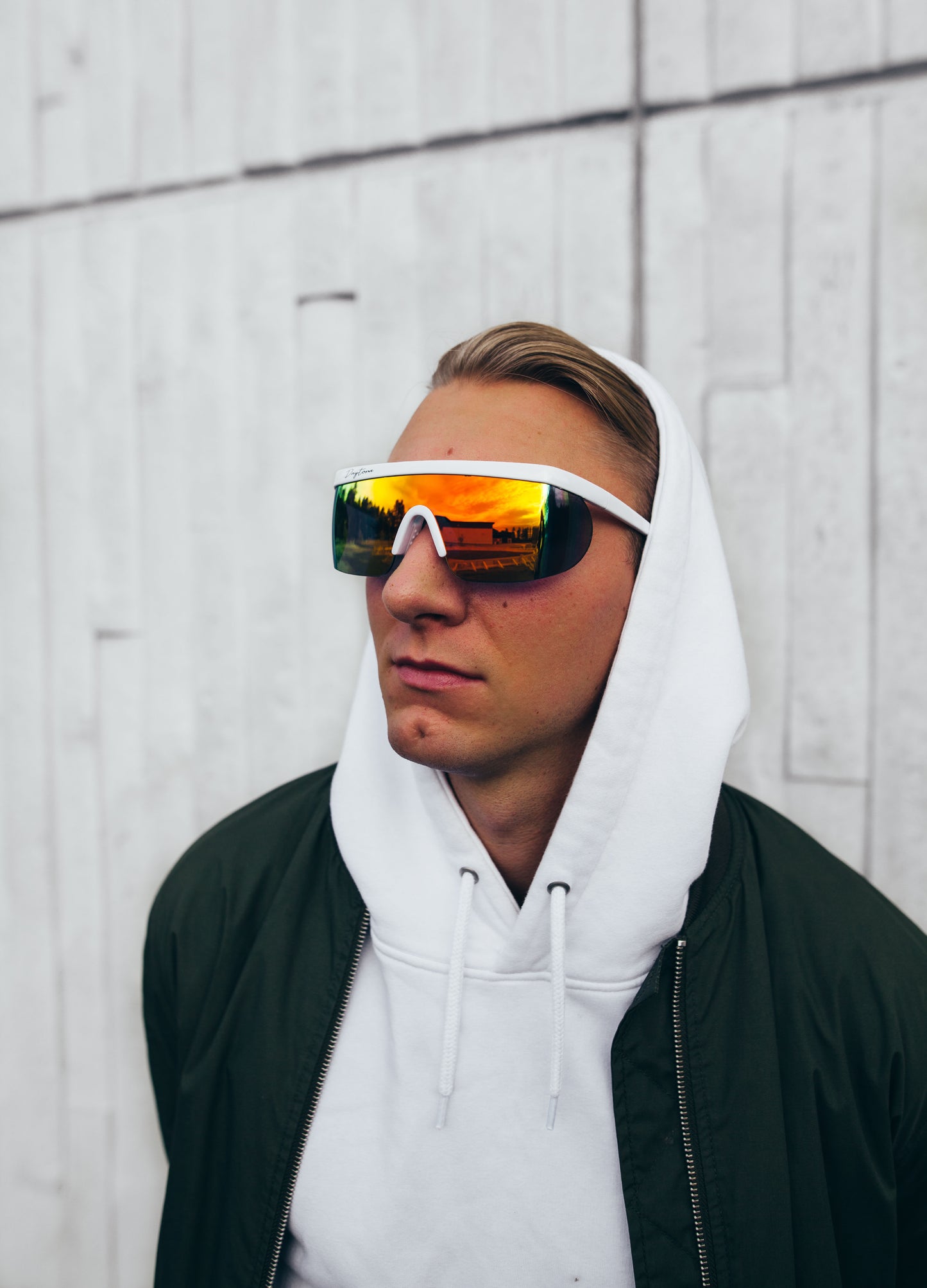 Skyline Orange/White